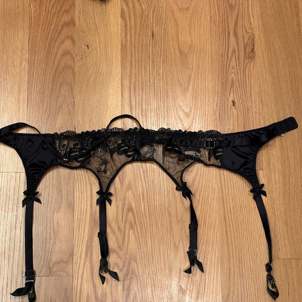 Agent Provocateur black garter belt size 4